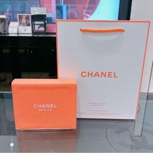 Chanel The Nature Getaway Makeup Clutch